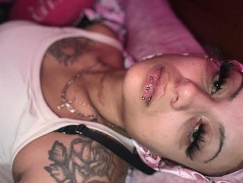 Pink, 26  female escort, Lawrence