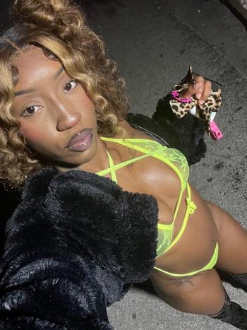 Kkarma, 22  female escort, Lawrence