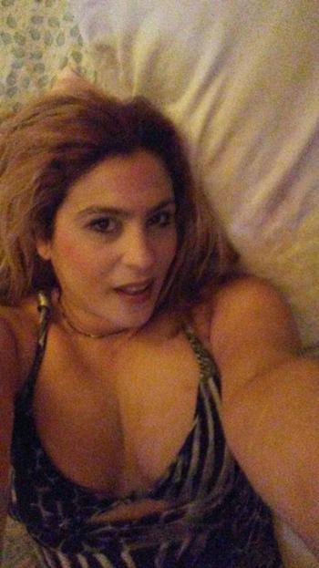 Chrissy, 42  female escort, Lawrence