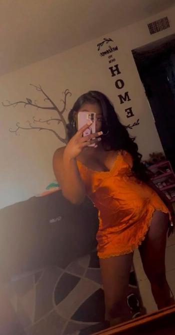 Amor, 27  female escort, Lawrence