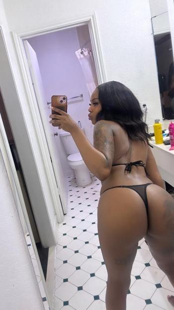 Barbie, 20  female escort, Lawrence