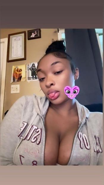 719-204-4219, 20  female escort, Lawrence