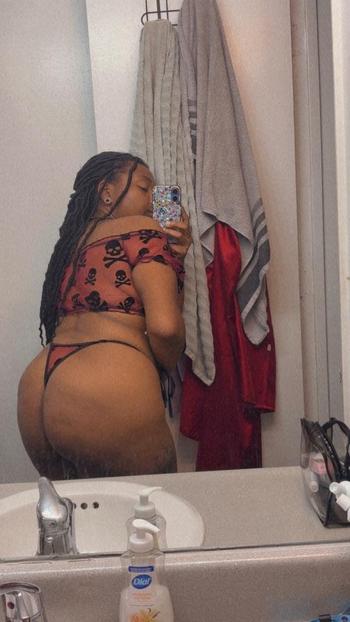 pixiebabe , 29  female escort, Lawrence